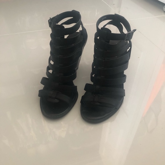 Nine West black gladiator wedges - Picture 2 of 6